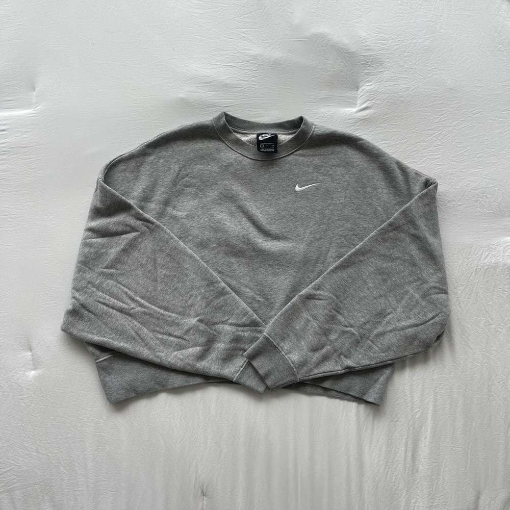 Gray crewneck sweatshirt